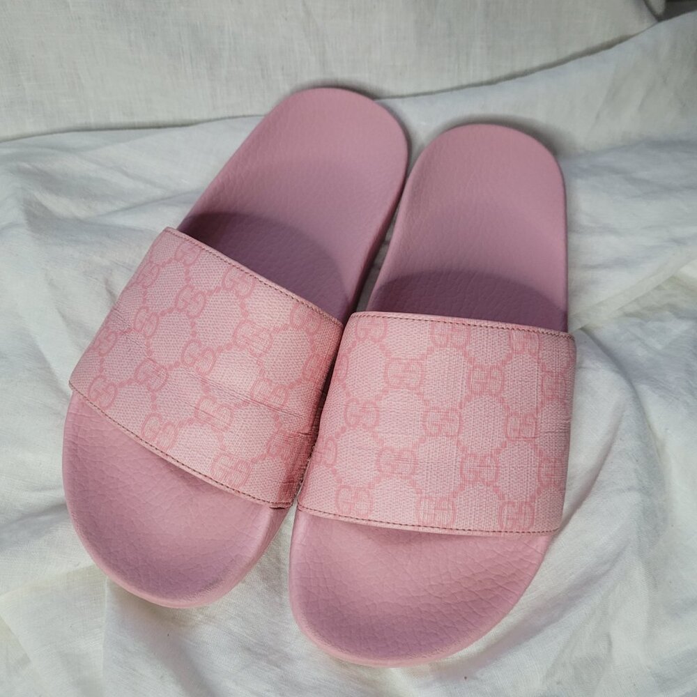 Gucci Pink Supreme Canvas Pool Slides Sandals